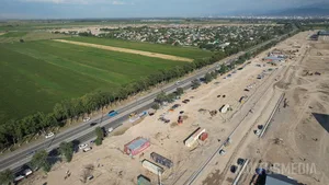 В Бишкеке закрыли часть Васильевского тракта на ремонт. Водители жалуются на неразбериху