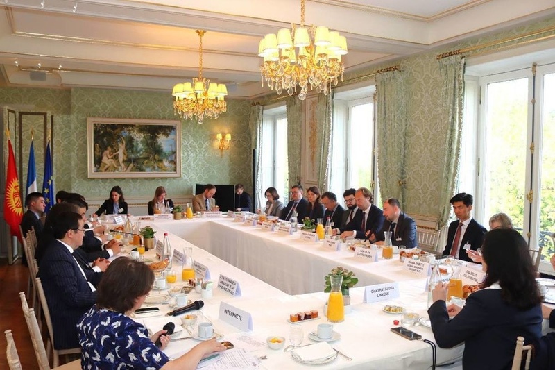 First Deputy Cabinet Chairman discusses prospects for economic cooperation with French companies