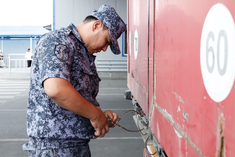 Illegal import of large batch of ethyl alcohol from Türkiye seized in Kyrgyzstan