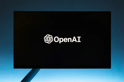 OpenAI заявила, что на две недели остановила ключевые этапы обучения своего ИИ