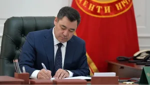Президент подписал указы о приеме в гражданство КР, утрате и выходе из него