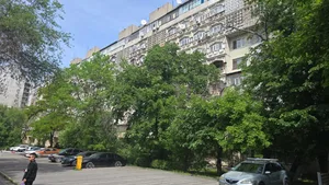 Минстрой проверяет фасады зданий Бишкека перед саммитом ШОС