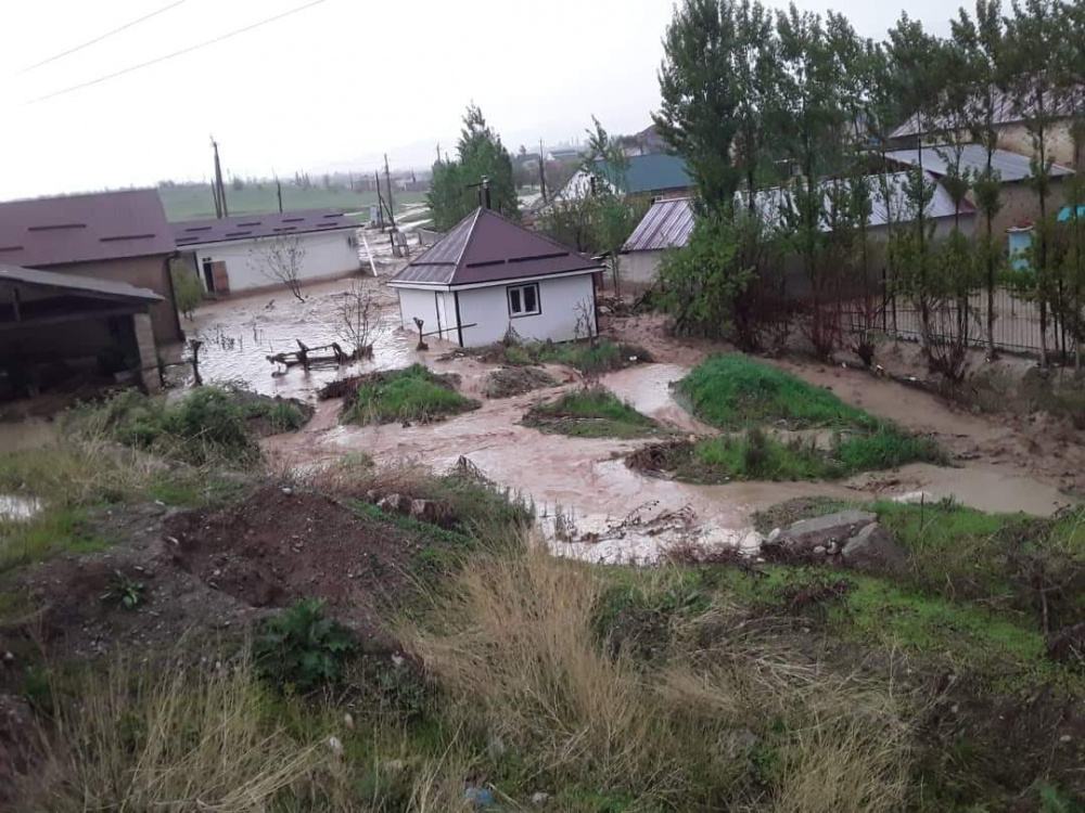 В Кыргызстане одобрили соглашения с АБР по финансированию при бедствиях