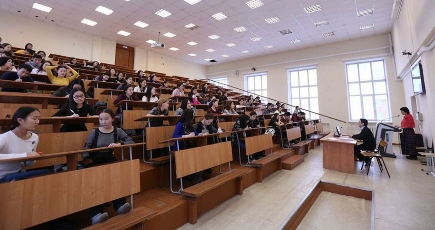 Названы сроки начала приемной кампании в вузах и колледжах Кыргызстана