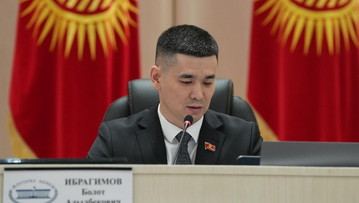 Ибрагимов предлагает разрешить установку атермальной пленки на лобовые стекла авто