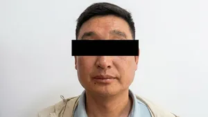 "Ударил по лицу и плюнул". На Иссык-Куле задержали иностранца по подозрению в хулиганстве