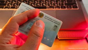 Госслужащих в Казахстане обяжут раскрывать данные о родственниках при приёме на работу