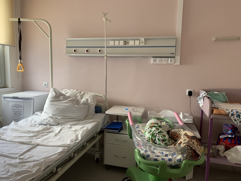 Трагедия в роддоме Тонского района. 20-летняя девушка умерла после рождения сына