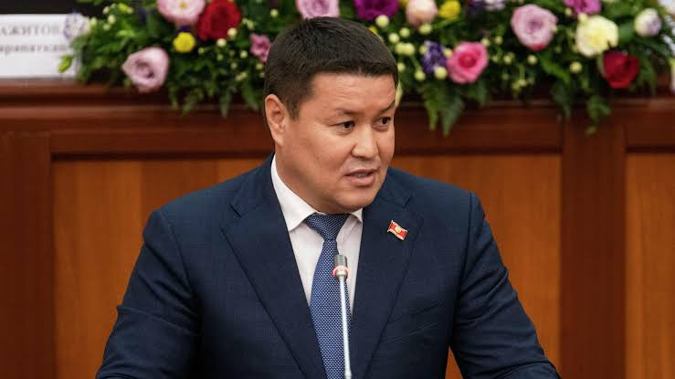 Талант Мамытов заявил, что история с оружием в парламенте стала причиной его отставки