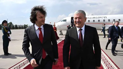 В Кыргызстан впервые с официальным визитом прибыл премьер Грузии