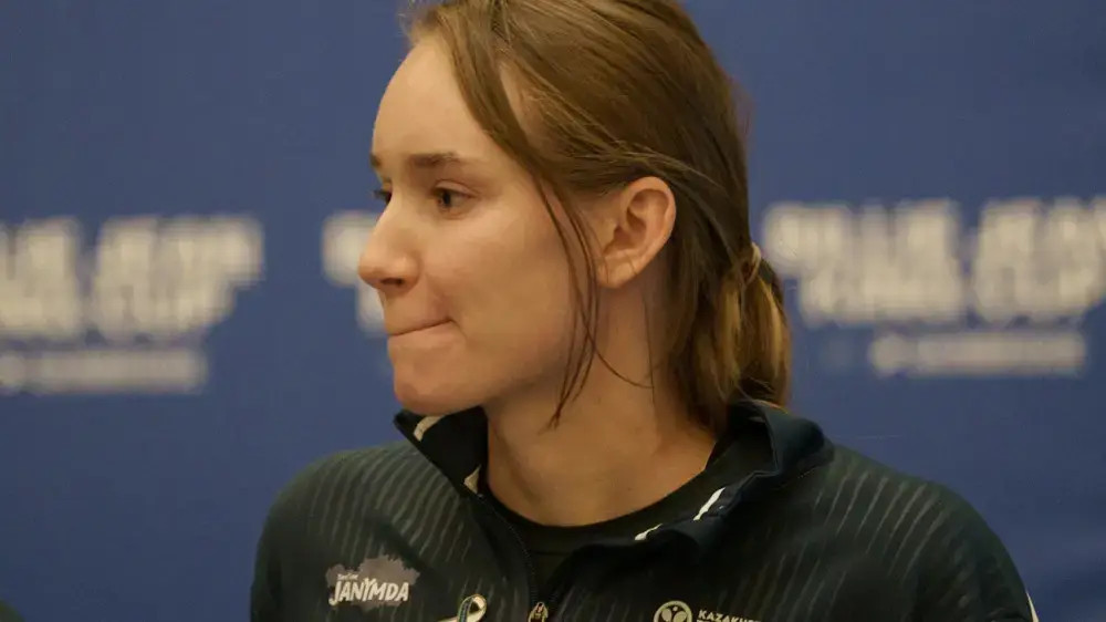 Елена Рыбакина удалила Instagram после вылета с турнира в Лондоне