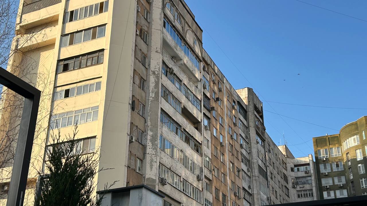 В Бишкеке появились «потемкинские дома» мэра города Айбека Джунушалиева
