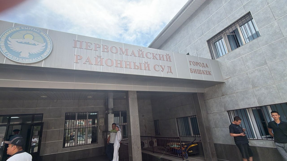 В Бишкеке начался суд по делу Ташиева, Зулушева и Нурланбеку Тургунбеку уулу