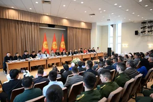 Депутатам парламента КР рассказали о проблемах соотечественников в России