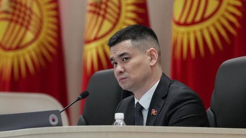 Депутат попросил решить проблему въезда на иностранных автомобилях