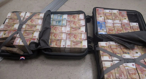 Russian citizen stopped at Makhachkala Airport trying to fly to Bishkek with 177 million rubles