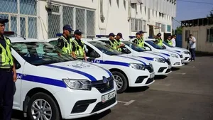 В Бишкеке водитель BMW без прав попытался скрыться от инспекторов