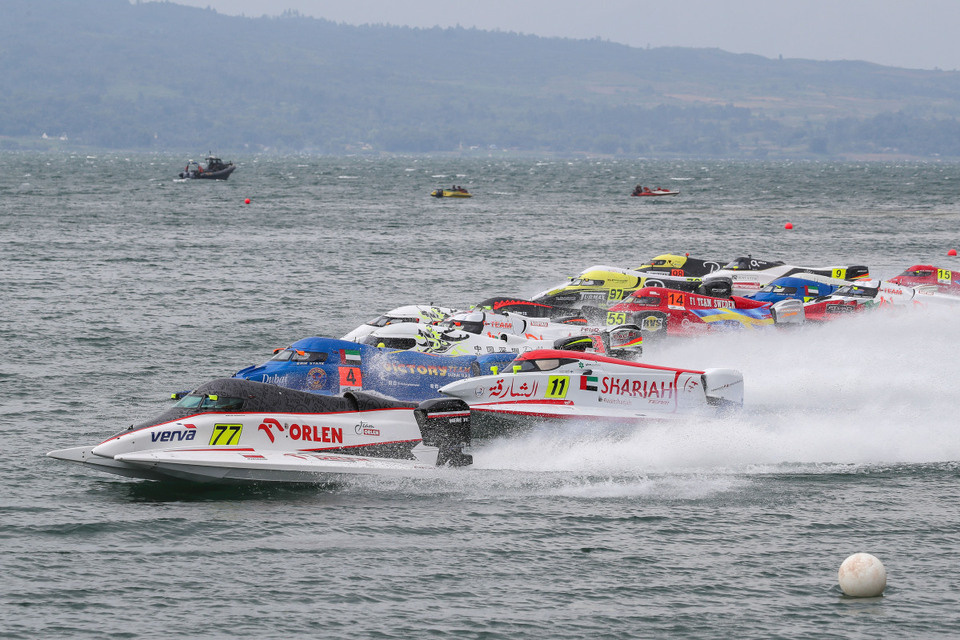 В Кыргызстане подписали соглашение о проведении этапа Formula 1 на воде (видео)