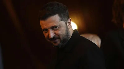 Зеленский вернул королю Польши орден Белого Орла посылкой по почте