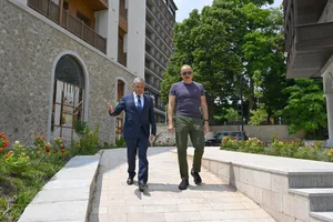 Президент Ильхам Алиев ознакомился с работами, выполненными на улице Карабах в Шуше в рамках государственно-частного партнерства