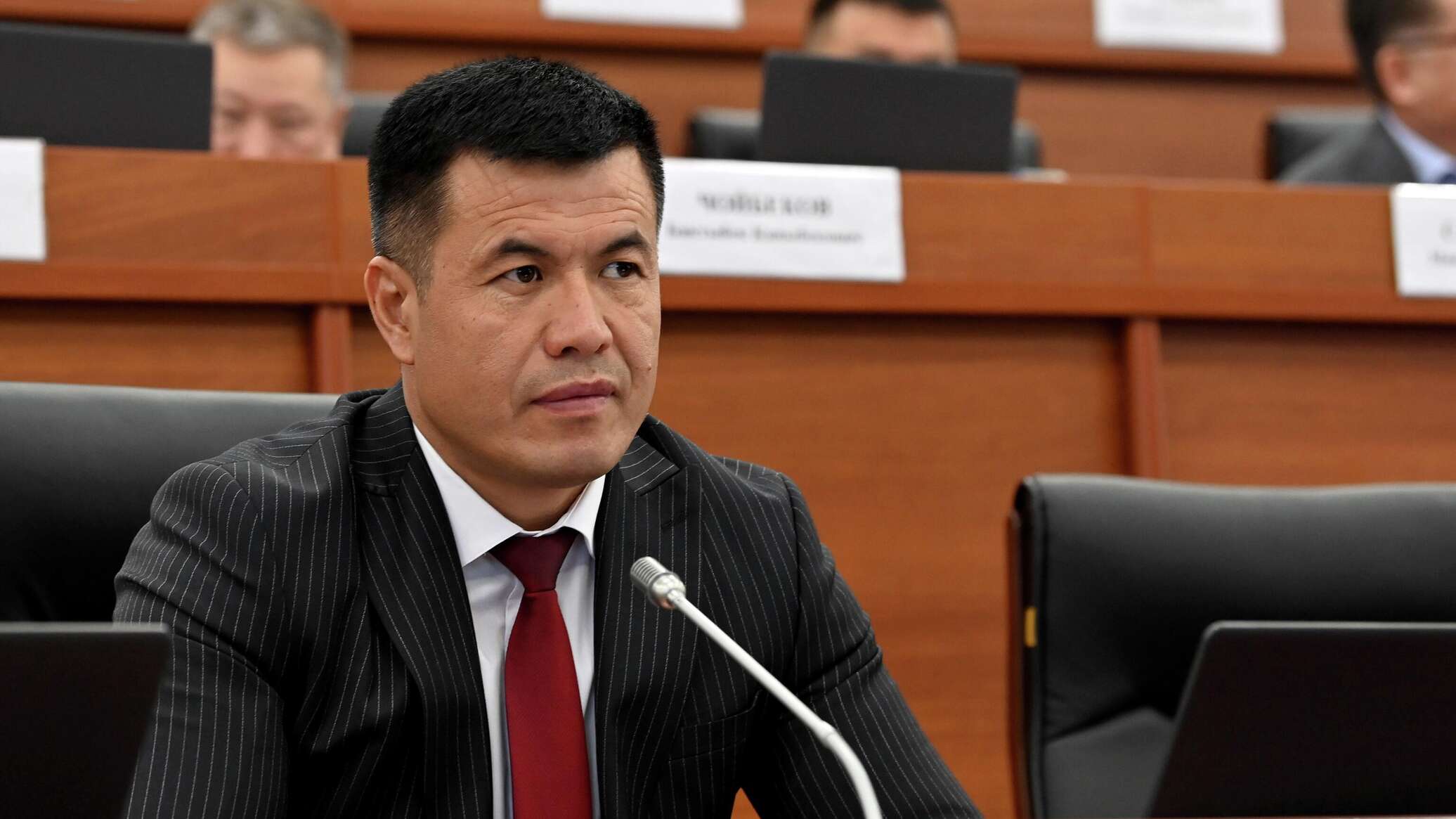 Суд оправдал экс-депутата Омурбека Бакирова по делу о подкупе голосов