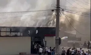 В центре села Кочкор вспыхнул крупный пожар (видео)