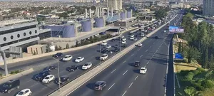 На ряде улиц и проспектов Баку затруднено движение транспорта