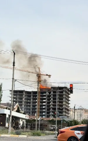 В Бишкеке приостановили строительство 14-этажного дома после пожара
