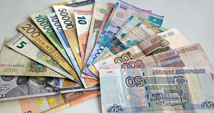 Рубль упал до минимума за последние четыре месяца: курс валют на 5 августа
