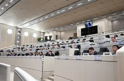 Жогорку Кенеш одобрил во втором и третьем чтениях изменения в конституционный закон о Счетной палате