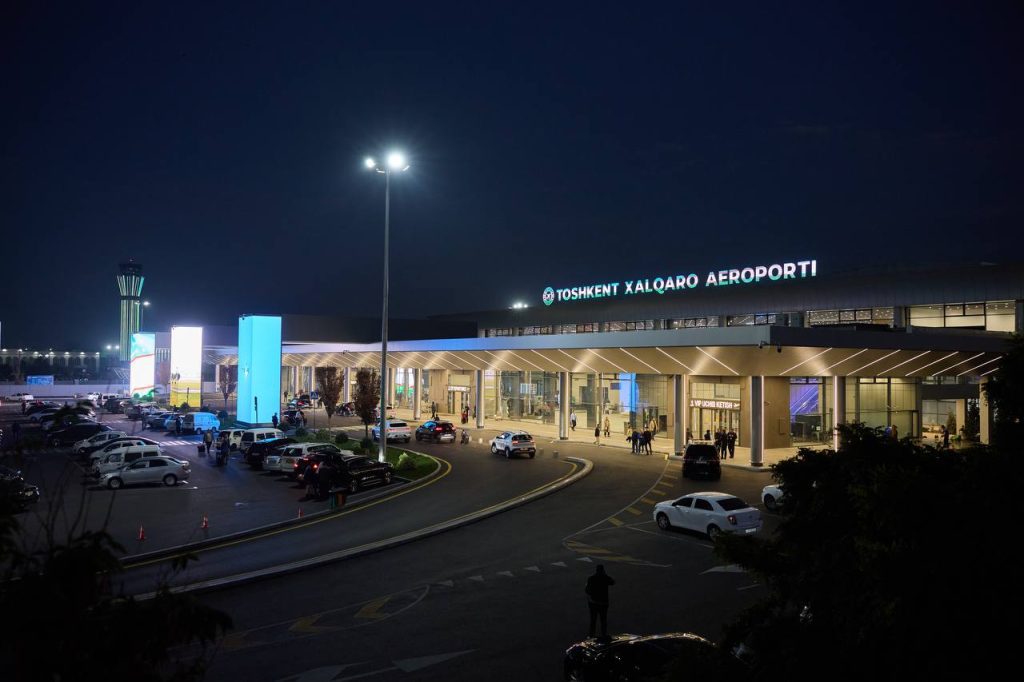 Агентство Fitch повысило прогноз по Uzbekistan Airports до "позитивного"
