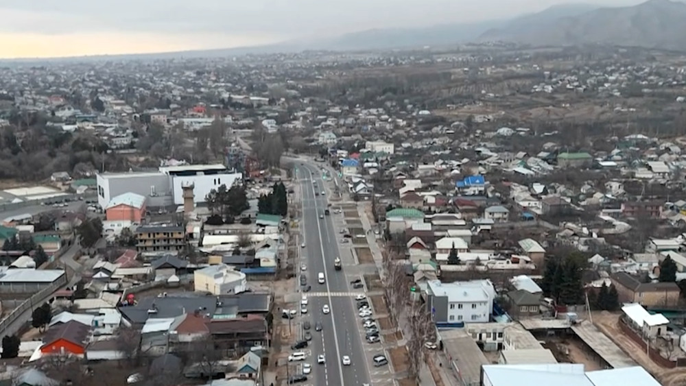 В Чолпон-Ате сотрудники ГУОБДД помогли ребёнку, которому стало плохо