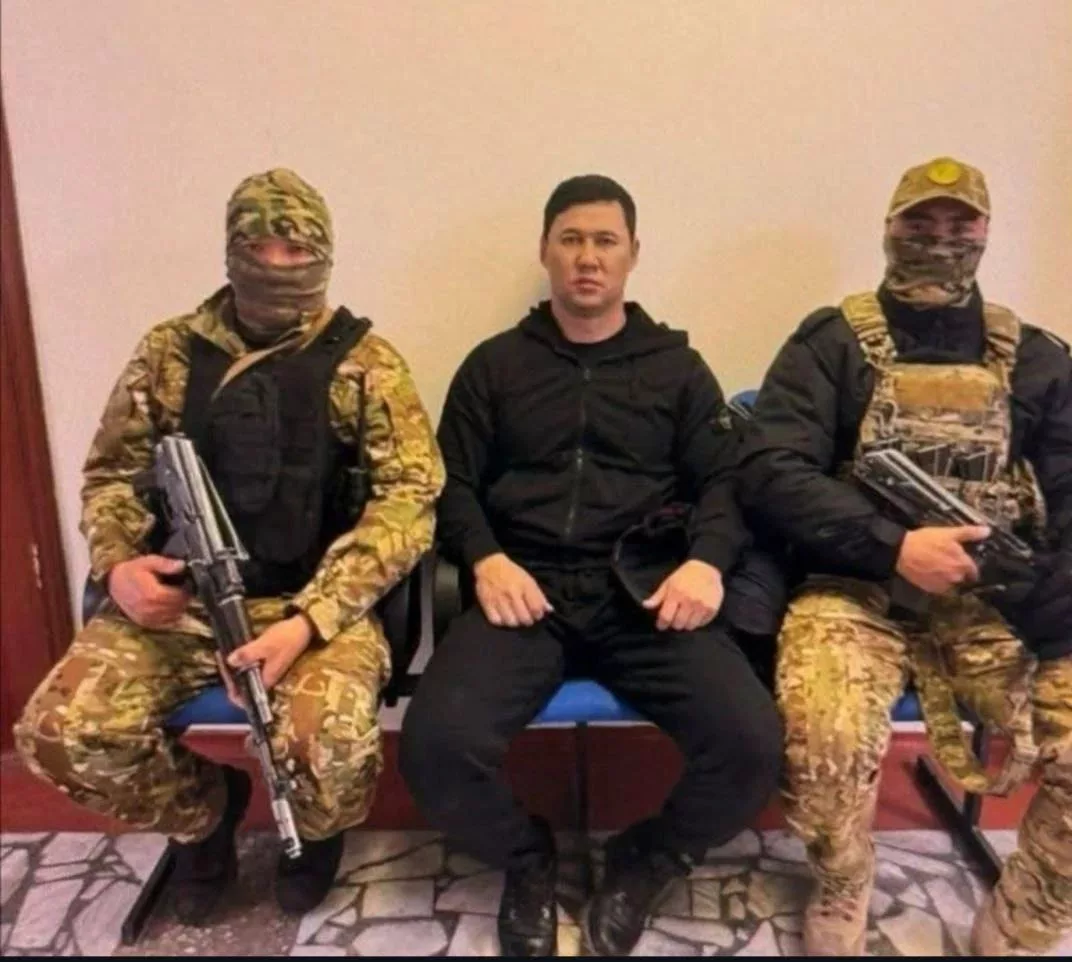 Суд оставил в СИЗО бывшего начальника Бишкекского управления ГКНБ Жакыпбекова