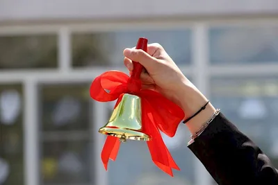 Бүгүн Кыргызстанда акыркы коңгуроо кагылат
