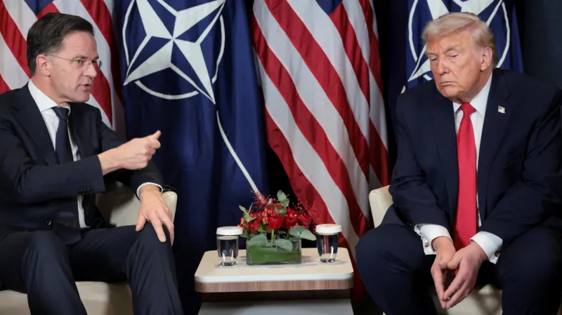 Трамп вновь раскритиковал НАТО, а глава альянса назвал встречу «очень откровенной»