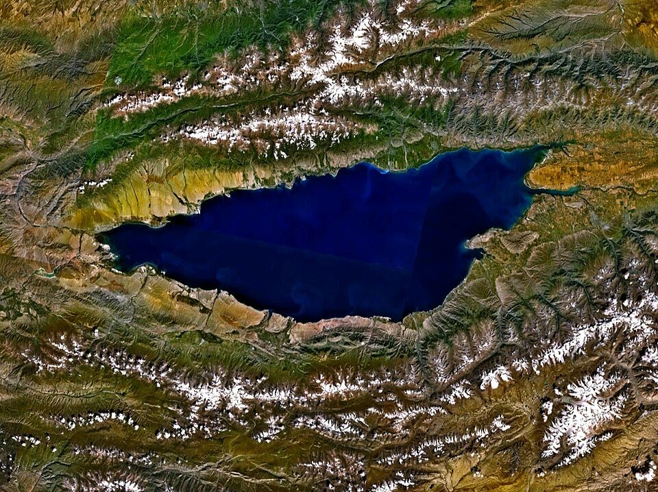 На 33,7 процента сократилась площадь ледников в Иссык-Кульской котловине