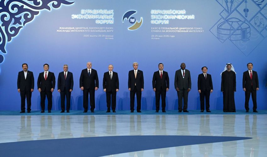Садыр Жапаров Евразия экономикалык форумунун ишине катышууда