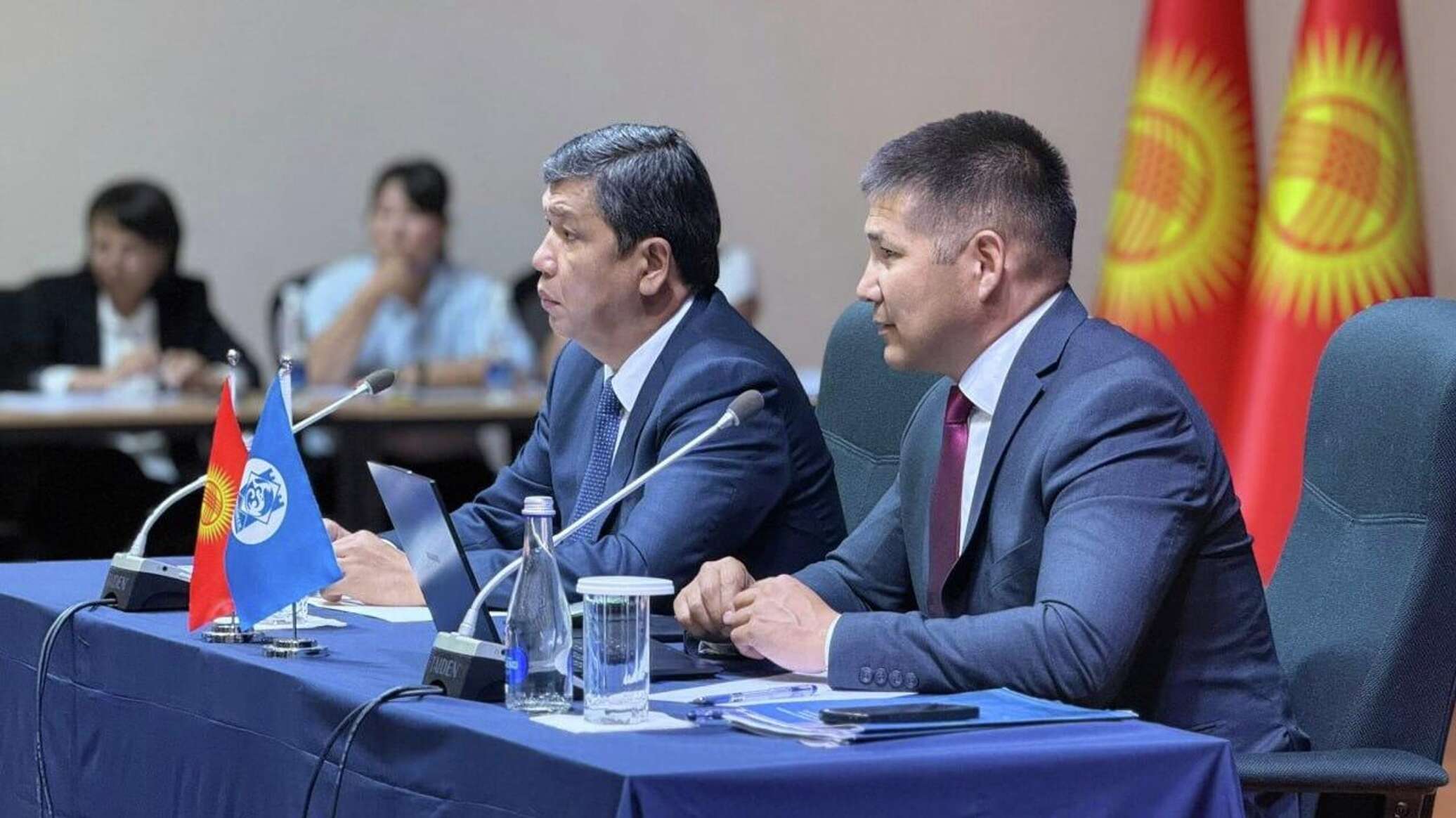 Мэр Бишкека поручил уволить главу ГДТИ прямо во время встречи с горожанами