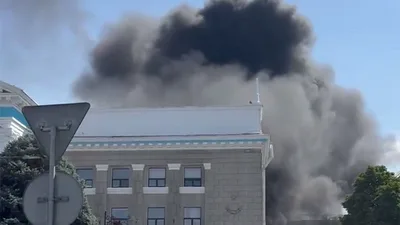 Пожар на стройке рядом с мэрией Бишкека потушили. Пострадавших нет