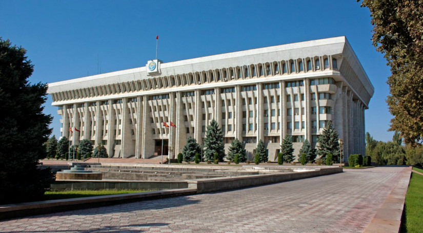 Жогорку Кенеш соберется 2 сентября, вопрос о выборах рассмотрят 17-го