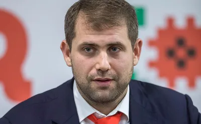 «Коррумпирует всех, кого видит»