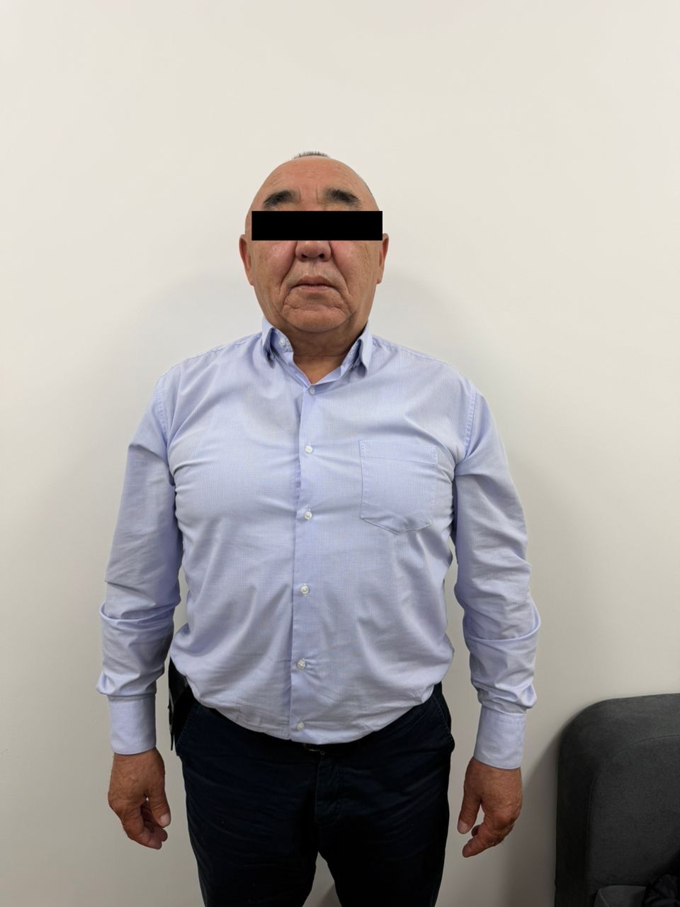 Чиновников Минприроды КР задержали при получении взятки