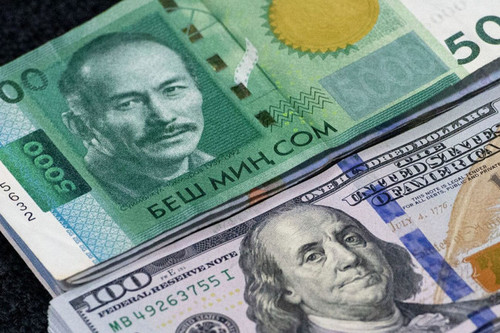 Средняя зарплата в Бишкеке в I квартале составила 60 тыс. сомов, - Нацстатком