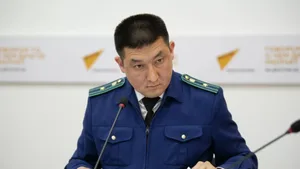 Садыр Жапаров сменил замгенпрокурора - военного прокурора