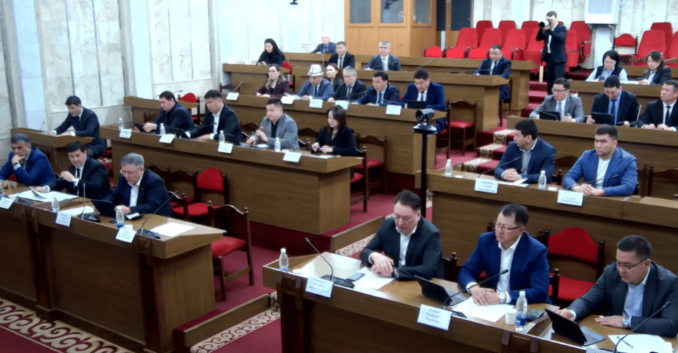 Zhogorku Kenesh committee rejects new Construction Law