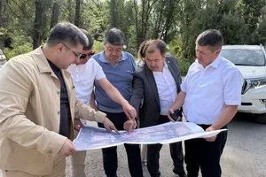 Спецпредставитель президента по особым поручениям Торобаев ознакомился с проектами развития транспортной и выставочной инфраструктуры Бишкека