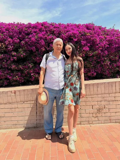 Дочь Алмазбека Атамбаева опубликовала фото с отцом в Испании