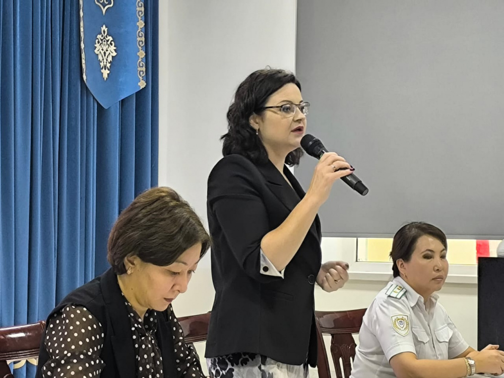 В мэрии Бишкека сделали заявление о выпускных, подарках и "Последнем звонке"