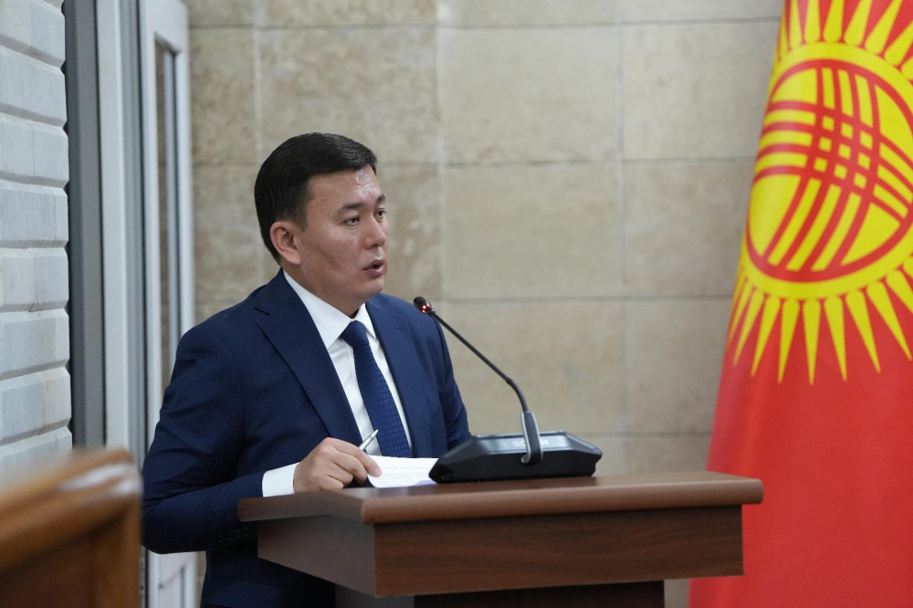 Комитет ЖК одобрил кандидатуру Улана Маматканова на пост вместо Эдиля Байсалова (резюме)