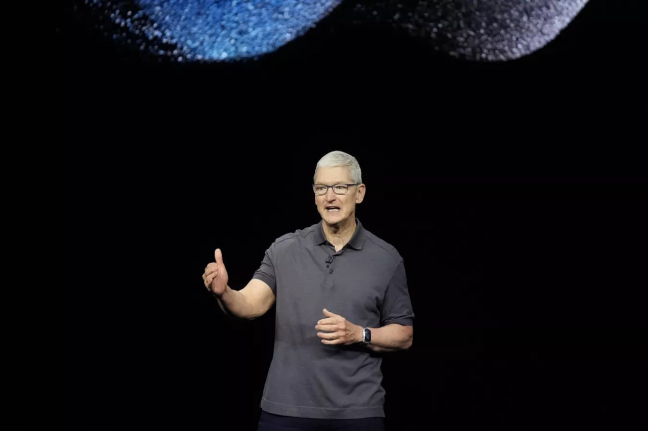 Тим Кук уходит с поста генерального директора корпорации Apple